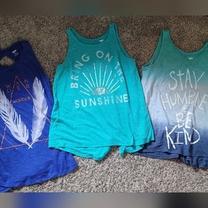 STUNNING 3 BLUE OLD NAVY TANK TOPS